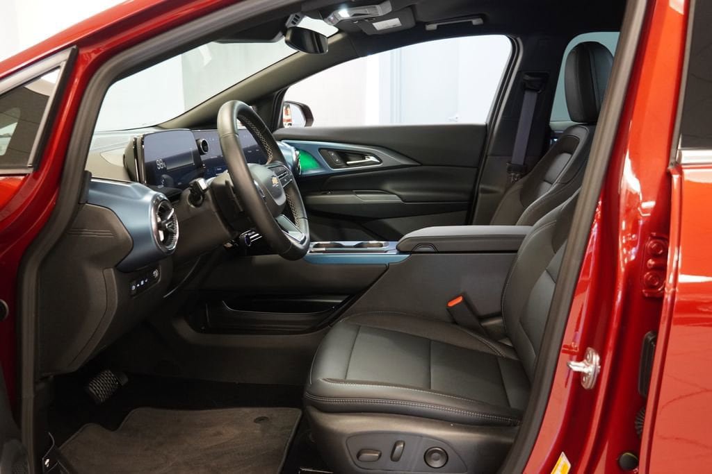 New 2026 Chevrolet Equinox EV LT FWD image 4