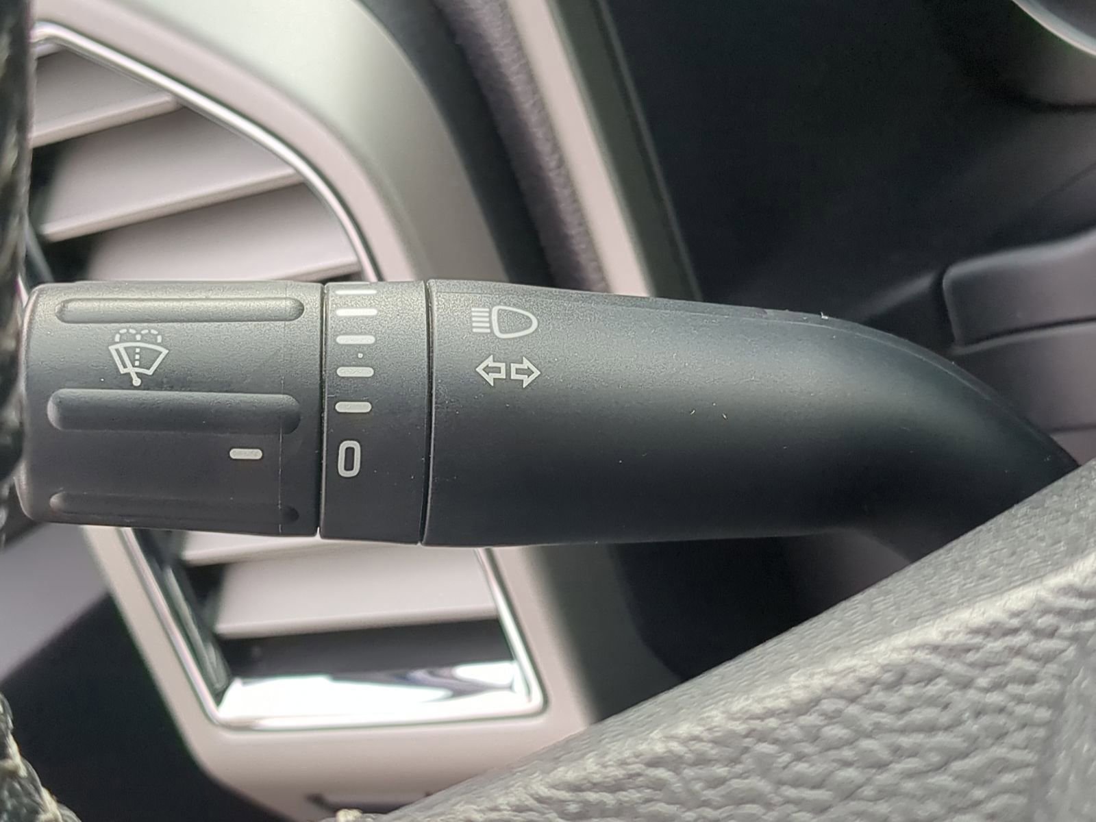 Used 2015 Ford F150 Lariat image 32