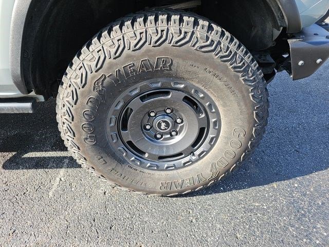 Used 2022 Ford Bronco Everglades image 12