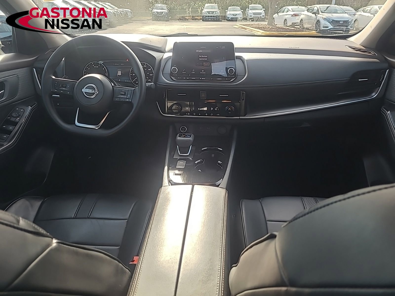 Used 2022 Nissan Rogue SV image 27