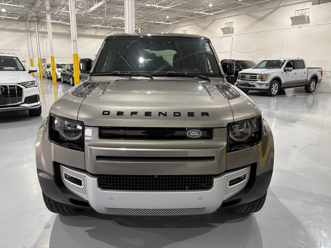 Used 2024 Land Rover Defender 110 S image 2