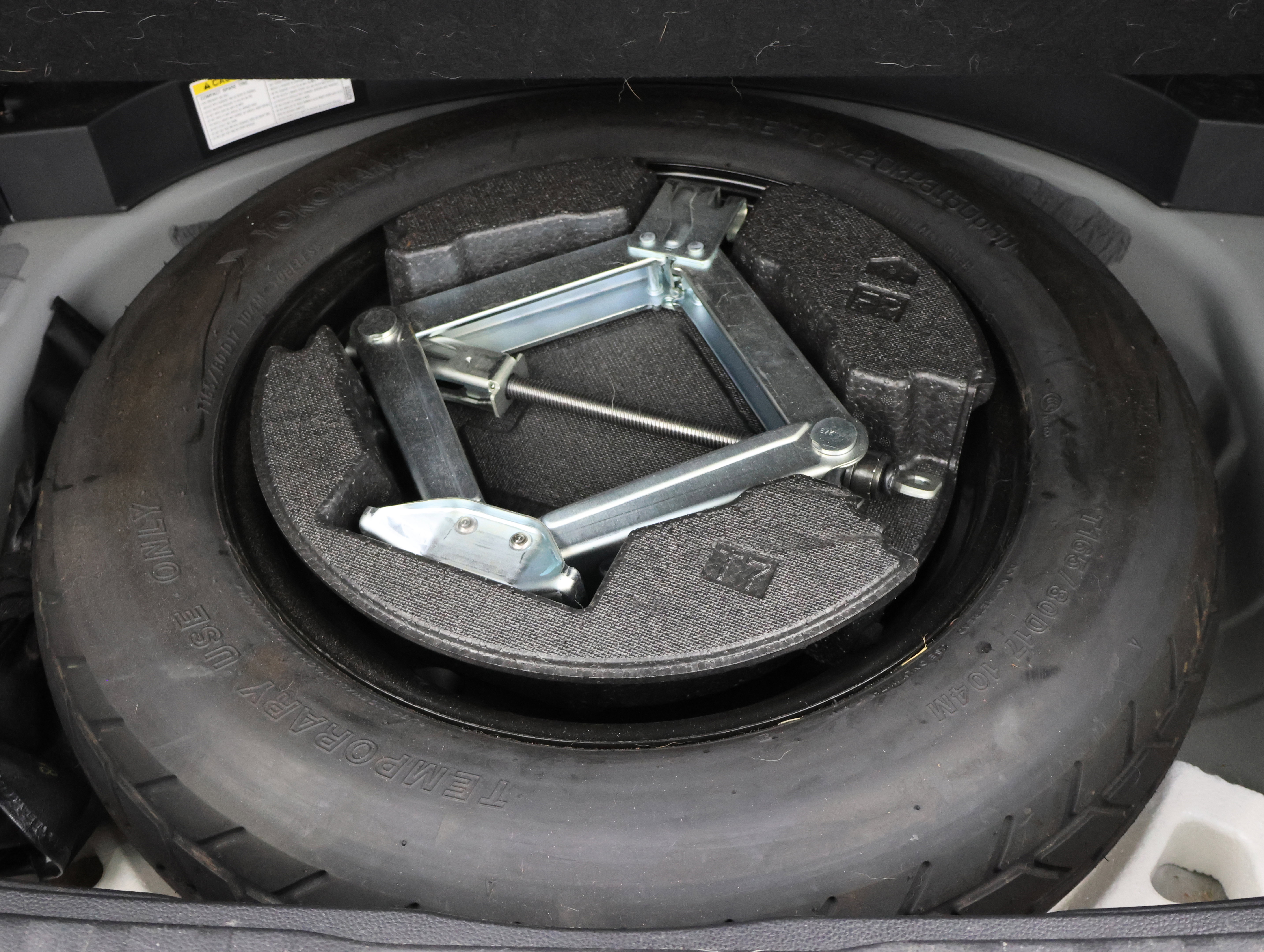 Used 2019 Toyota RAV4 XLE w/ Convenience Package image 28