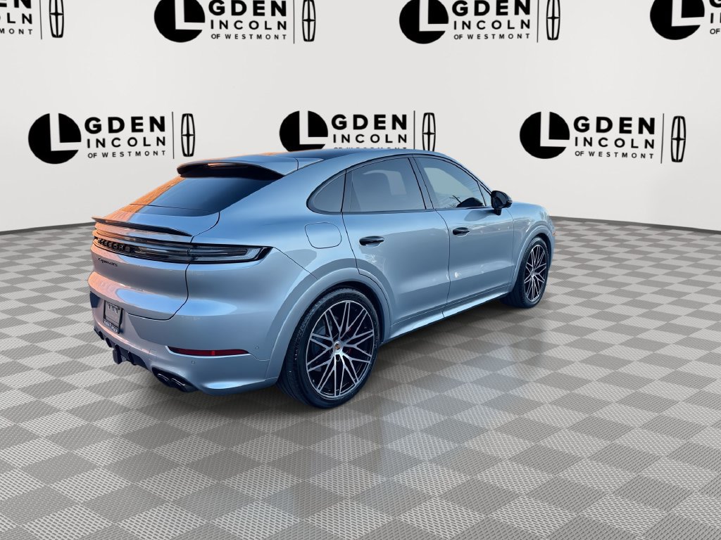 Used 2025 Porsche Cayenne GTS AWD/4WD image 8