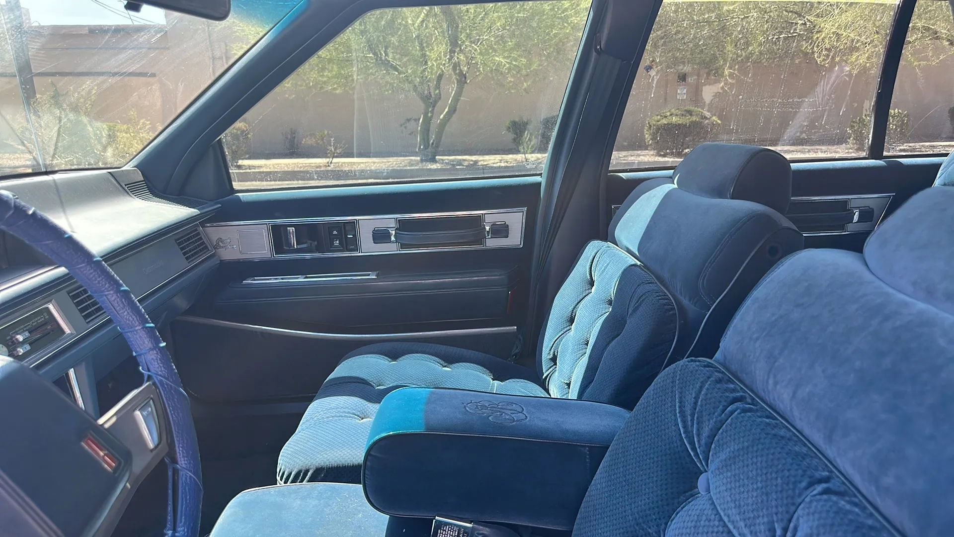 Used 1990 Oldsmobile 88 Royale Brougham image 37