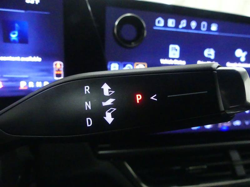 Used 2024 Chevrolet Equinox EV RS AWD/4WD image 21