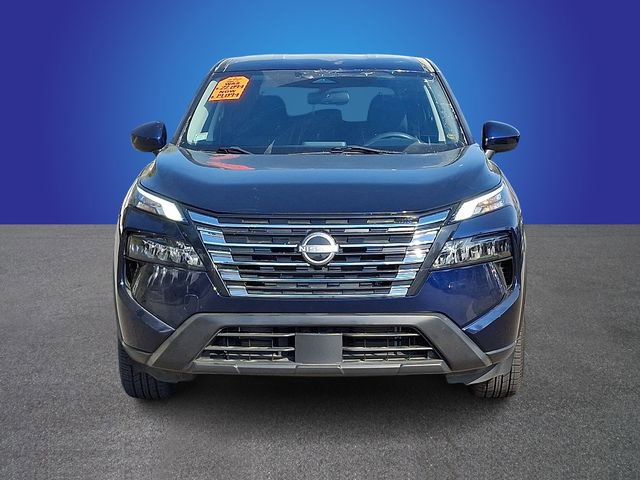 Used 2024 Nissan Rogue SV image 2