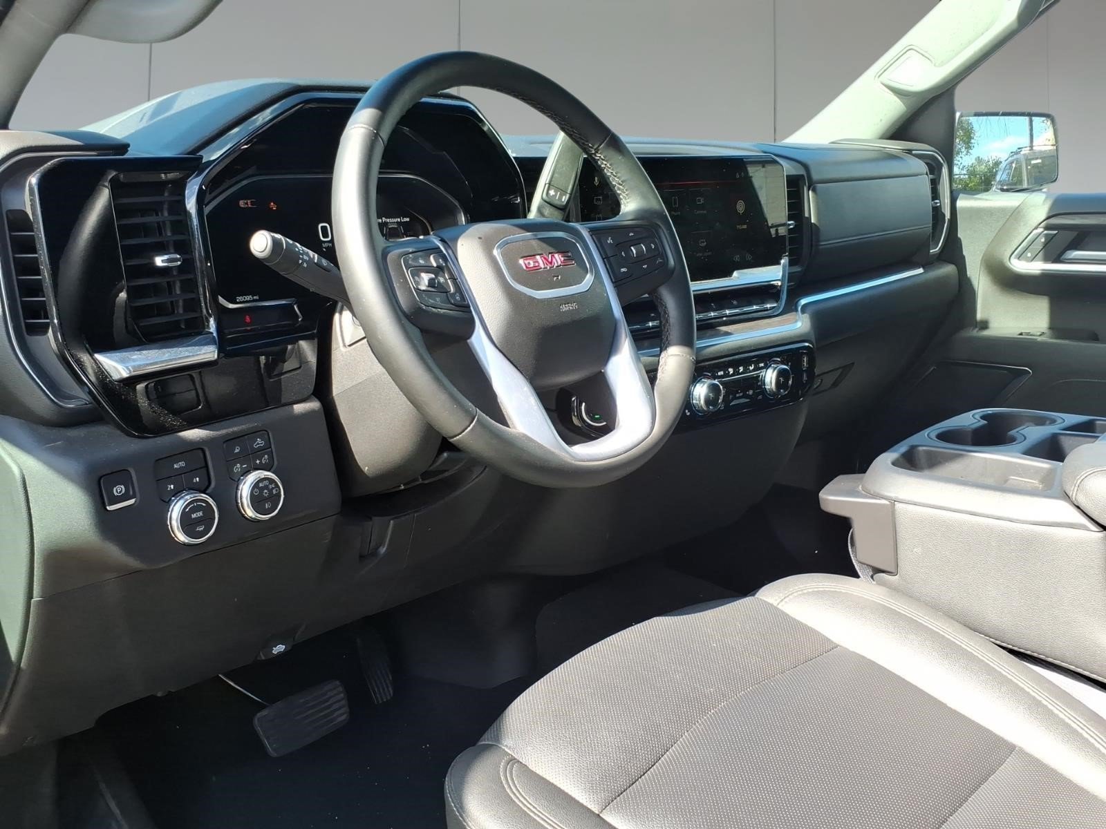 Used 2026 GMC Sierra 1500 SLT AWD/4WD image 8