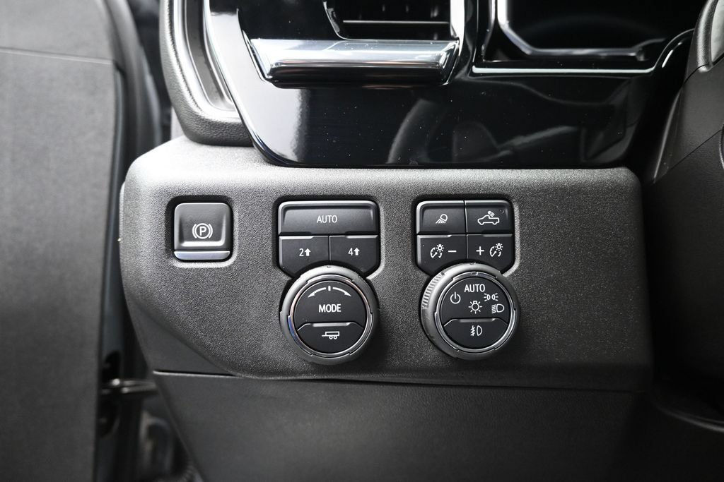 Certified 2025 Chevrolet Silverado 1500 LTZ AWD/4WD image 17