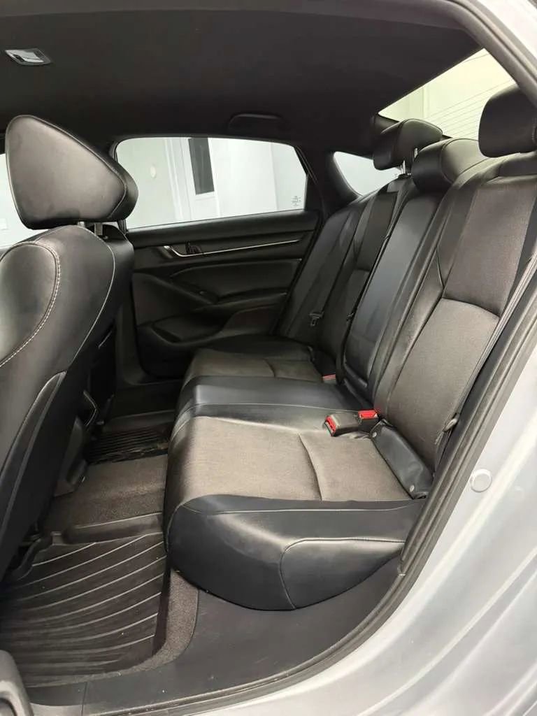 Used 2018 Honda Accord Sport image 8