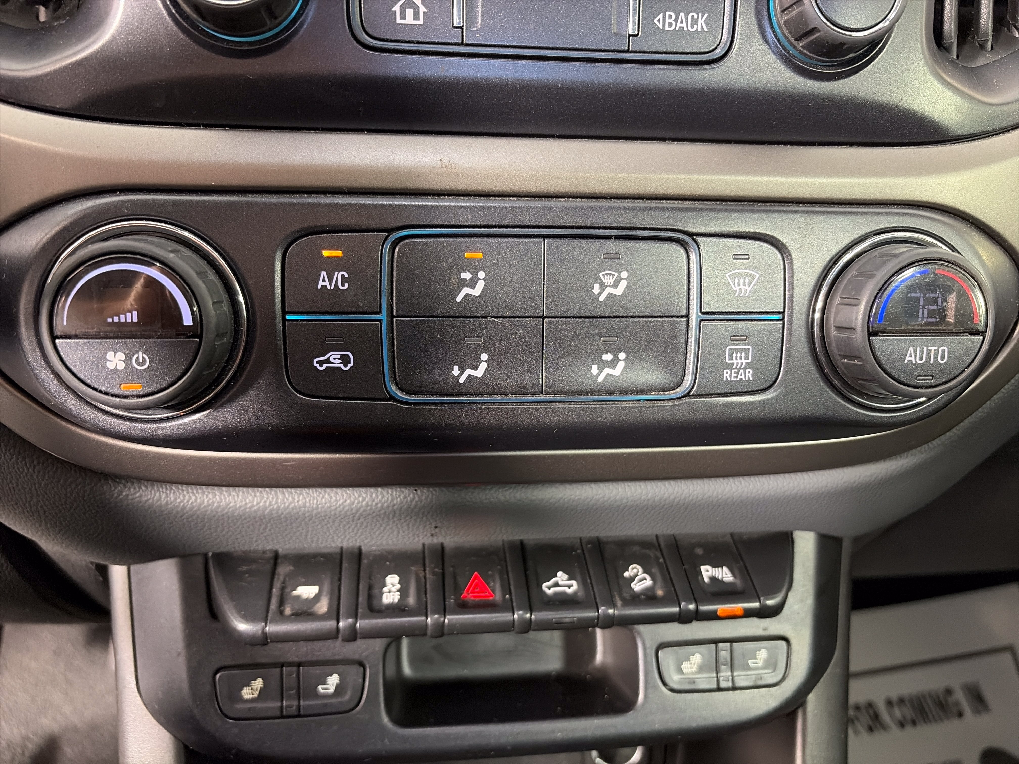 Used 2019 Chevrolet Colorado Z71 AWD/4WD image 27