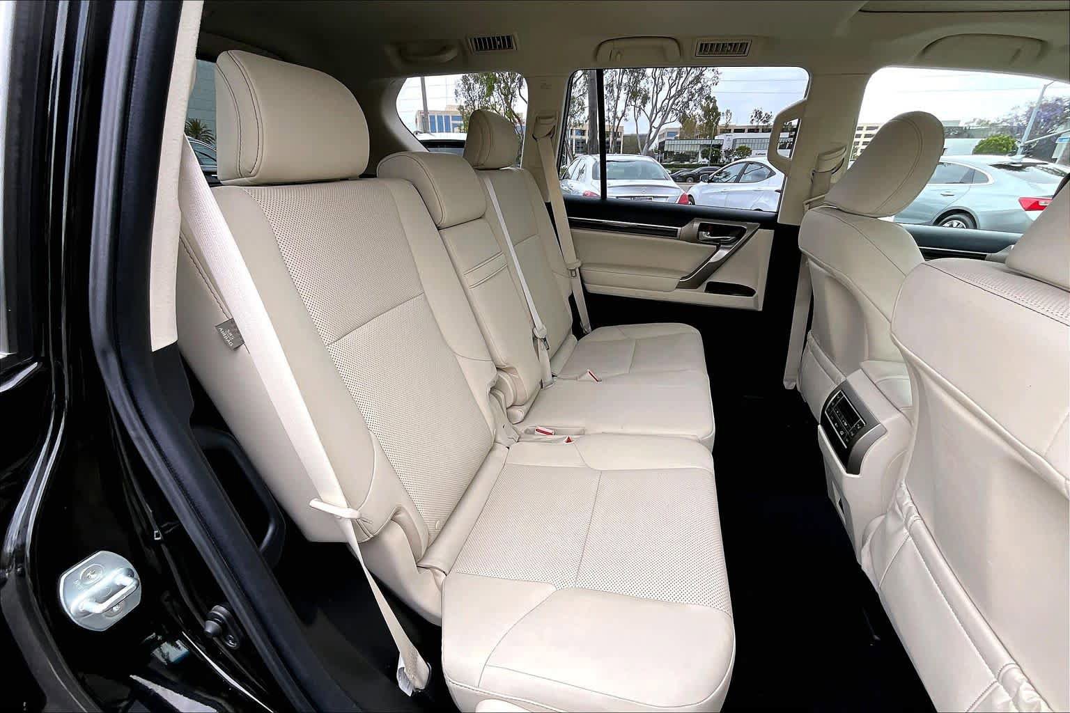 Used 2020 Lexus GX 460 Premium w/ Premium Package AWD/4WD image 19