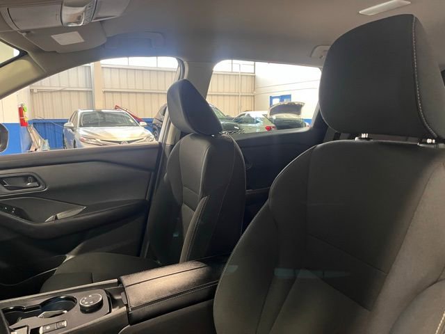 Used 2024 Nissan Rogue S image 25