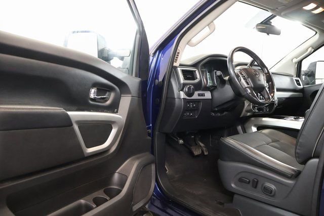 Used 2018 Nissan Titan PRO-4X image 6