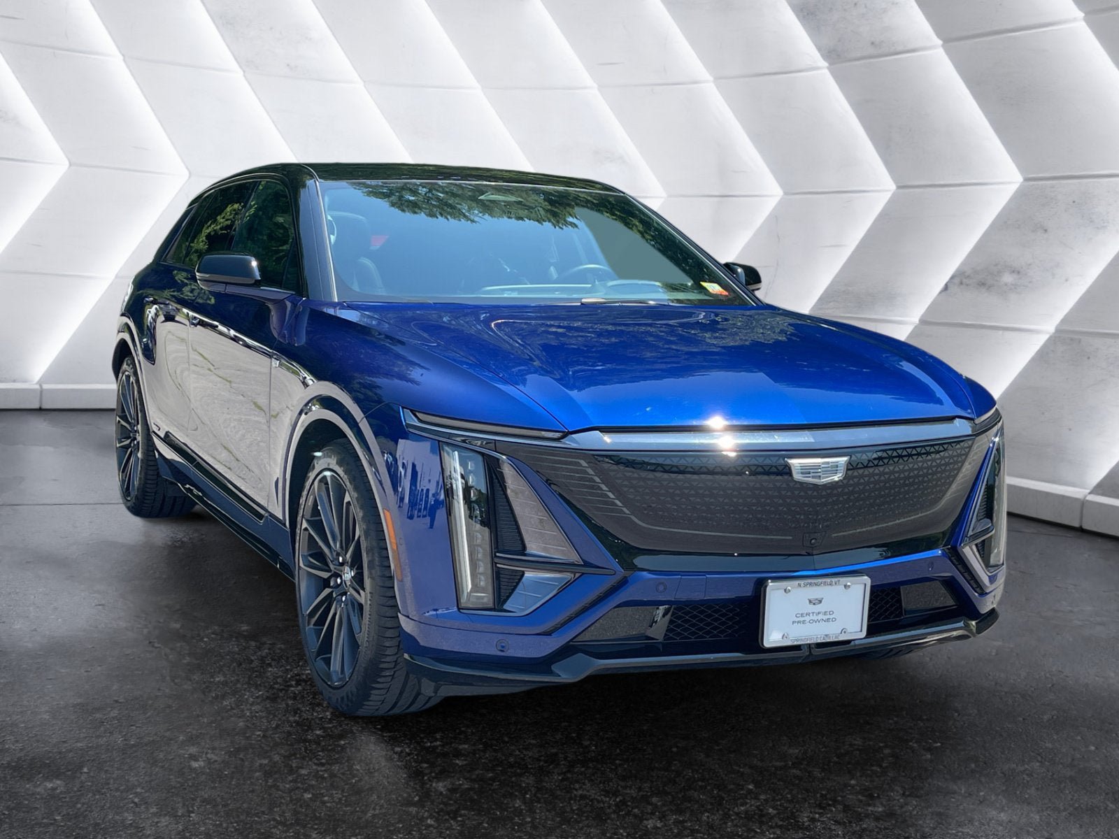 Certified 2026 Cadillac Lyriq V AWD/4WD image 8