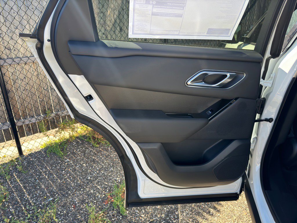 New 2026 Land Rover Range Rover Velar Dynamic SE image 14