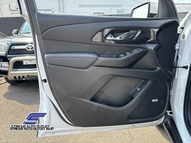 Used 2023 Chevrolet Traverse RS image 34