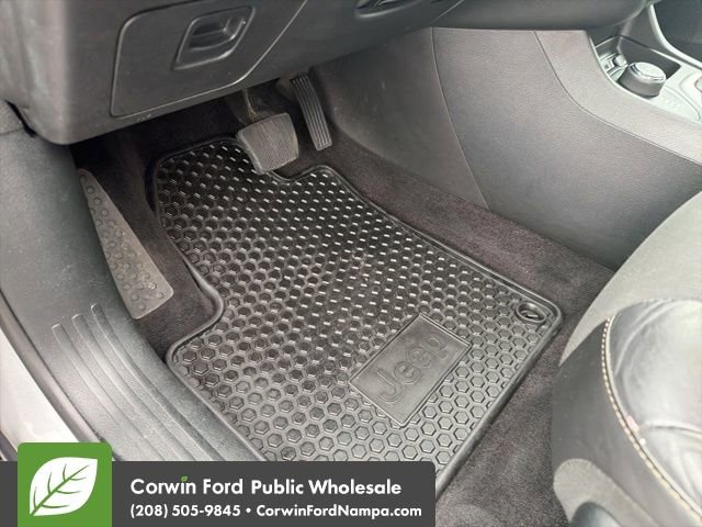 Used 2018 Jeep Cherokee Latitude Plus w/ Cold Weather Group image 26