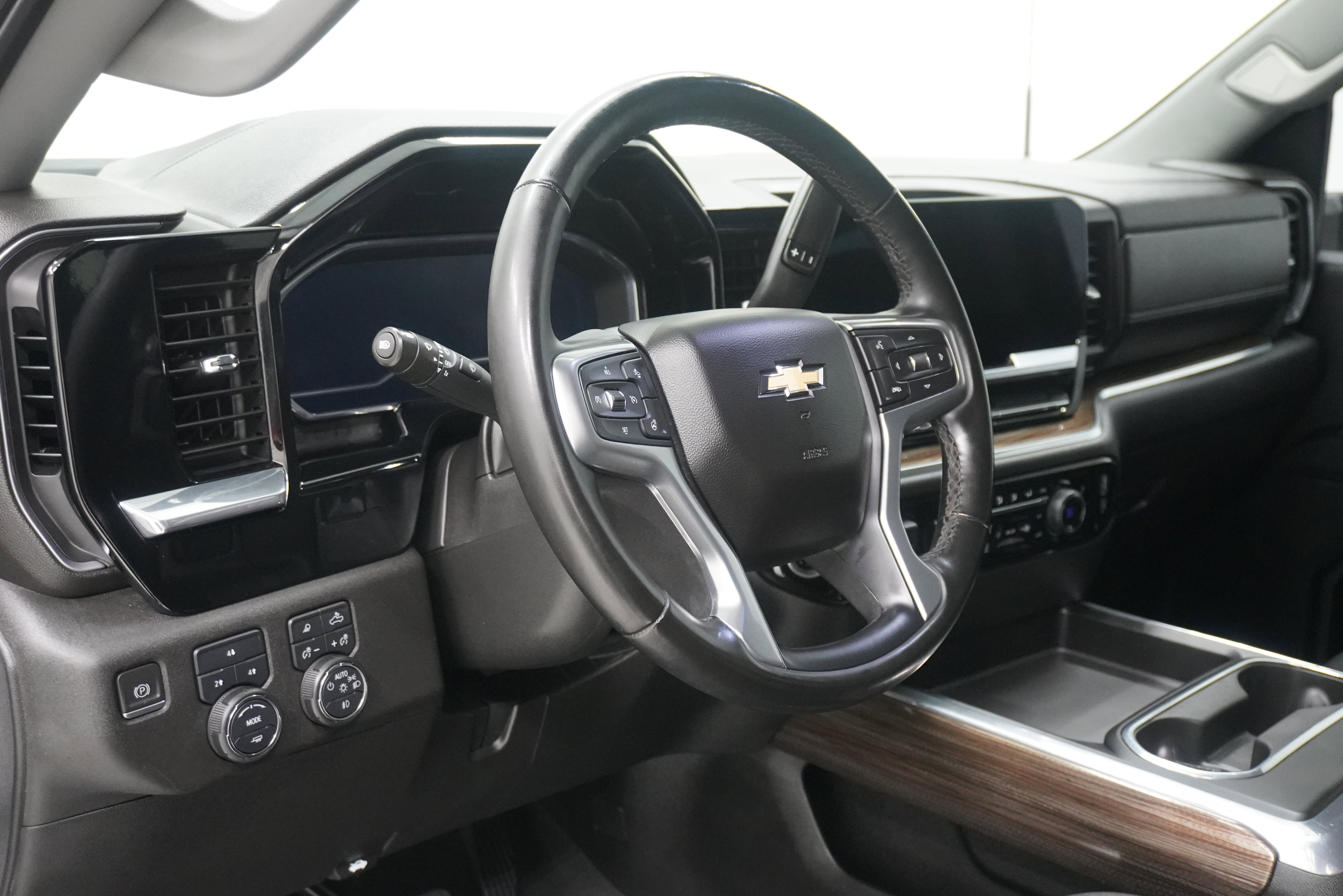 Used 2024 Chevrolet Silverado 3500 LT w/ Texas Edition AWD/4WD image 12