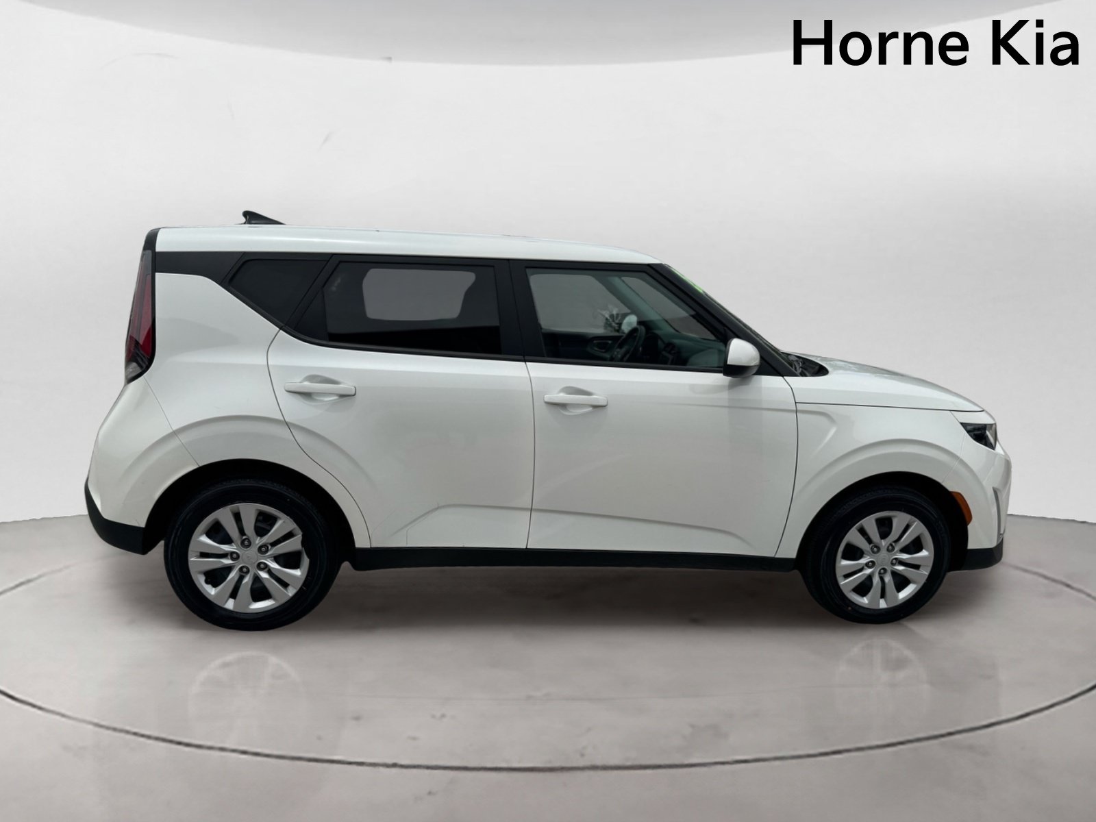 Certified 2023 Kia Soul LX FWD image 3