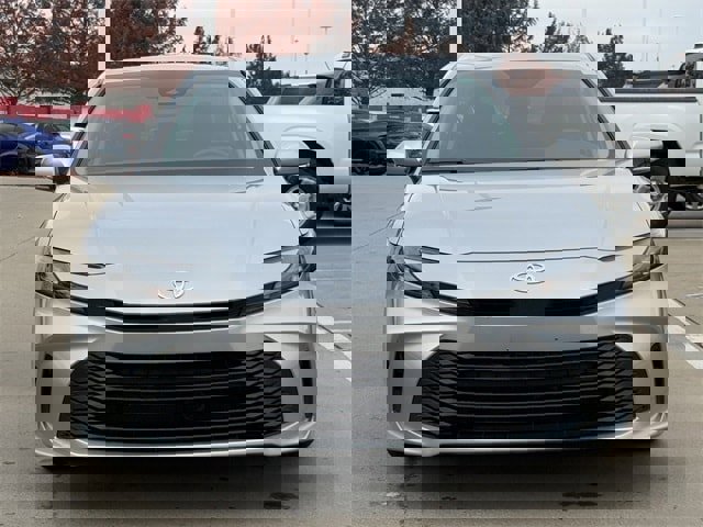 Used 2025 Toyota Camry LE image 8