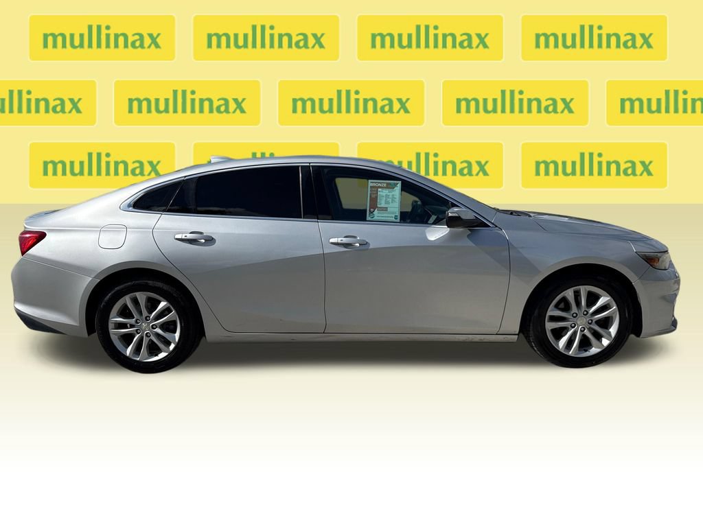 Used 2018 Chevrolet Malibu LT FWD image 2