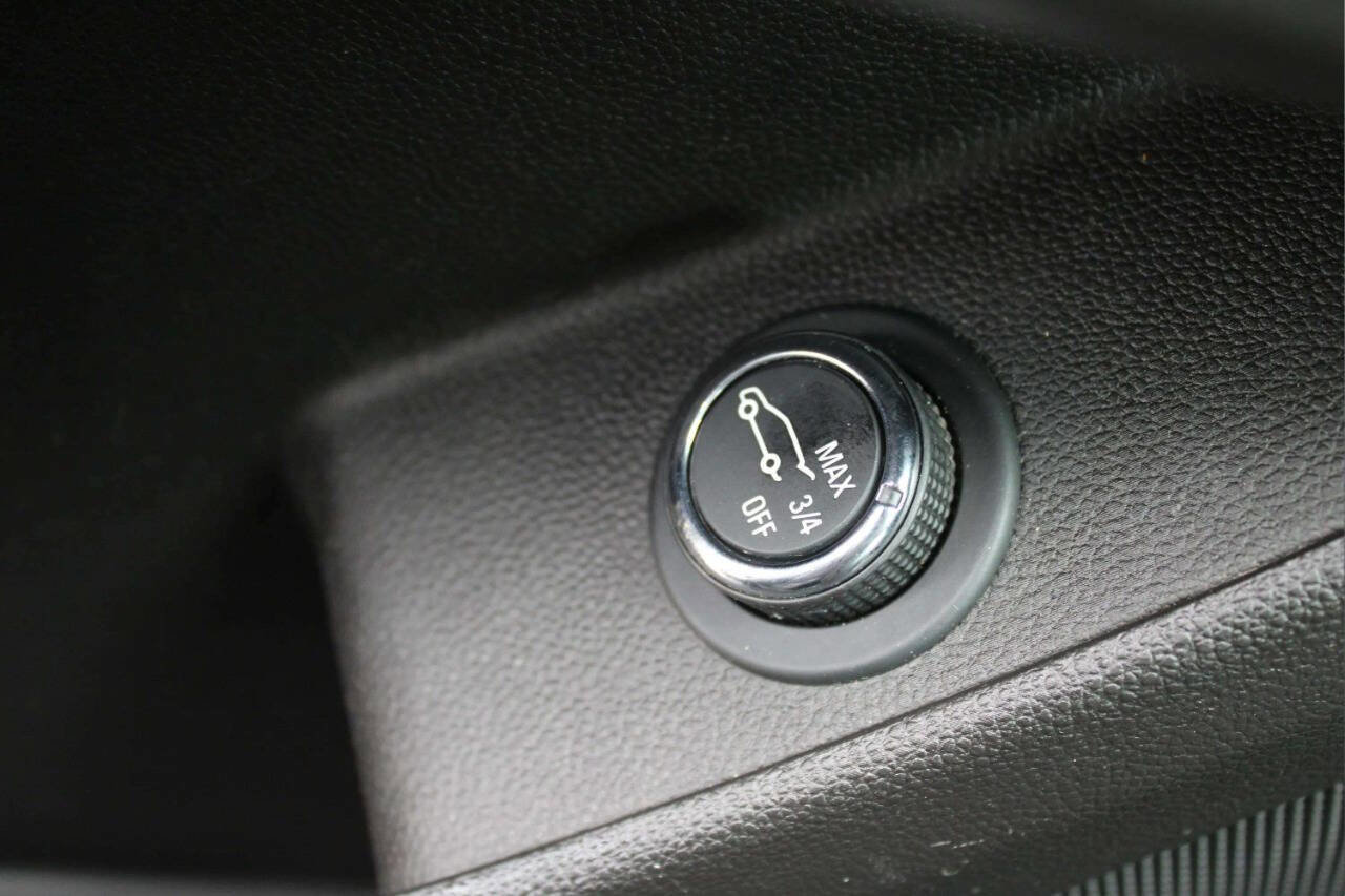 Used 2019 Chevrolet Traverse LT image 35