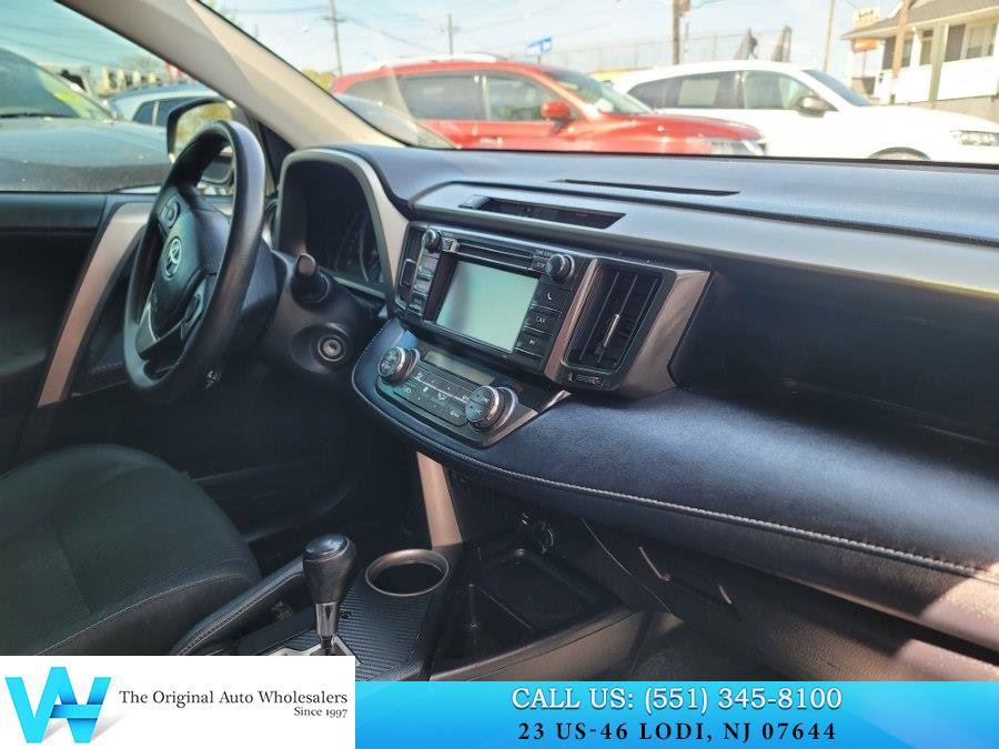 Used 2013 Toyota RAV4 XLE AWD/4WD image 14