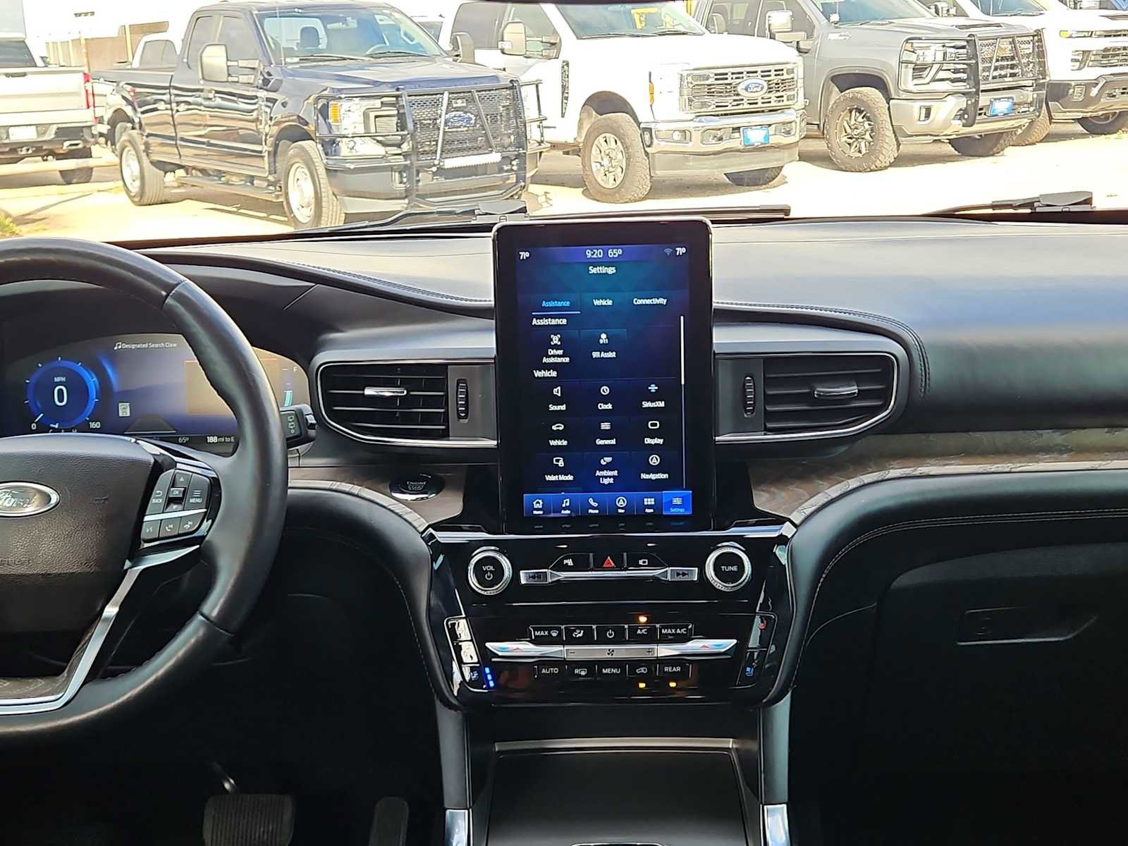 Used 2022 Ford Explorer Platinum w/ Equipment Group 601A AWD/4WD image 14