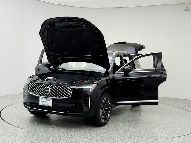 New 2026 Volvo XC90 B6 Plus w/ Protection Package Premier image 9