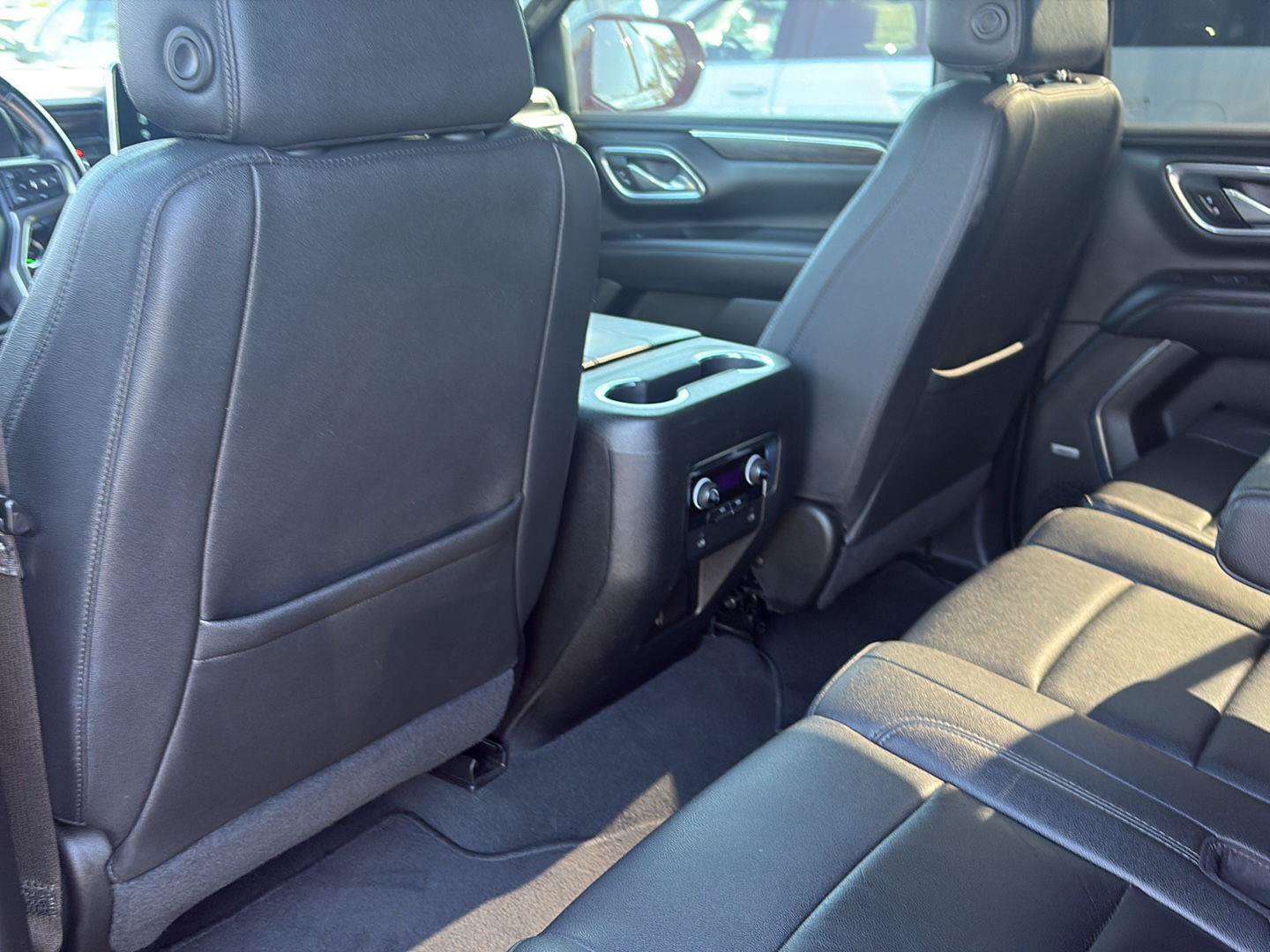 Used 2023 Chevrolet Suburban LT RWD image 24