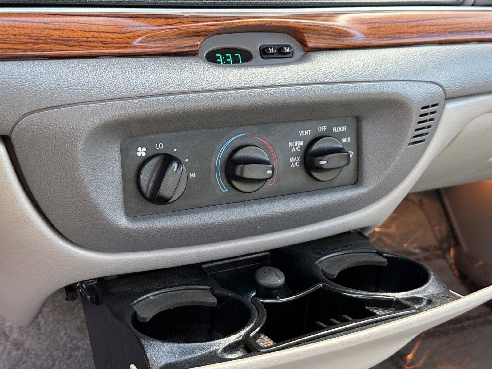 Used 1997 Ford Crown Victoria image 23