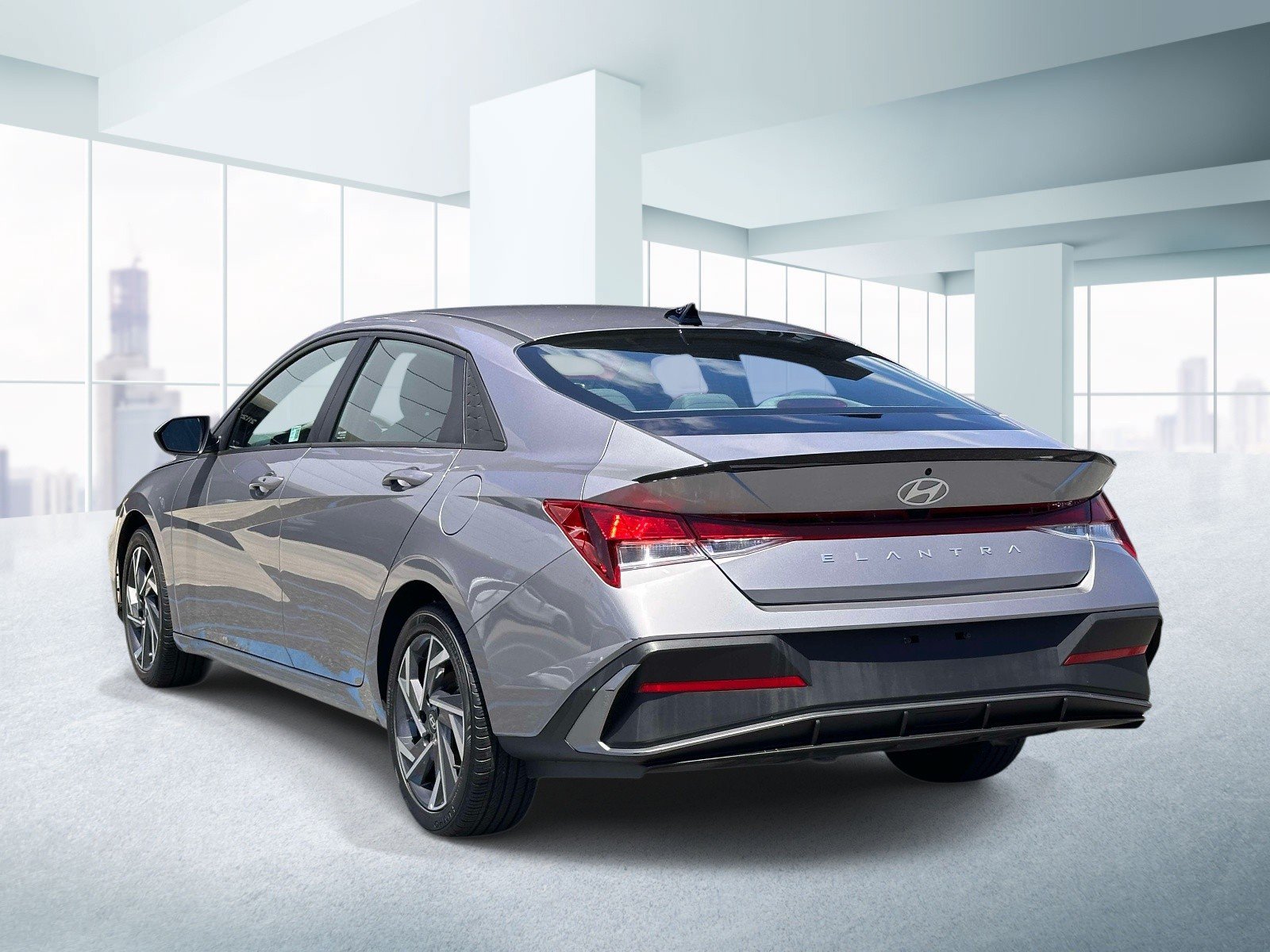 Used 2025 Hyundai Elantra Sport FWD image 3