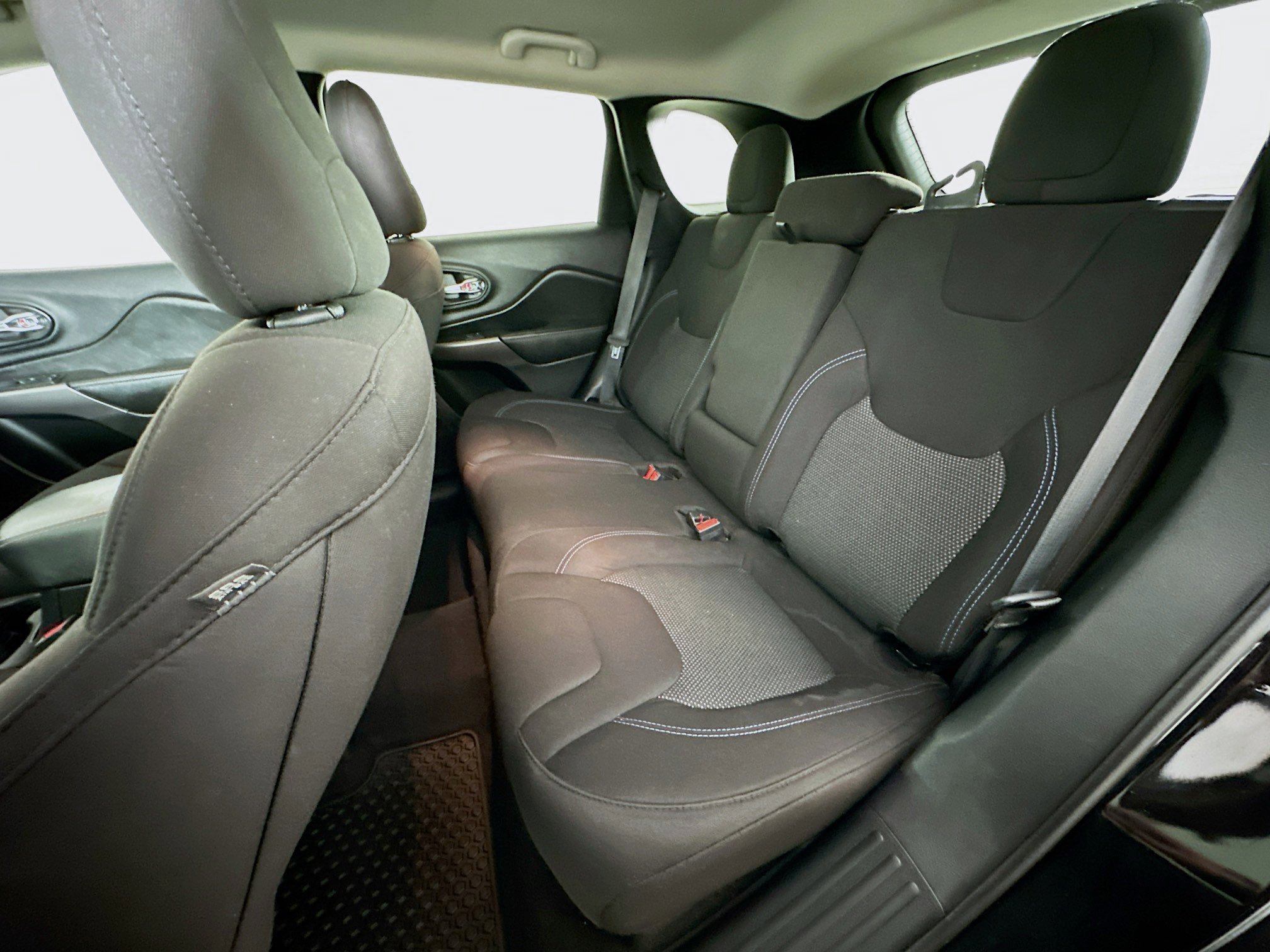 Used 2020 Jeep Cherokee Latitude w/ Cold Weather Group image 25