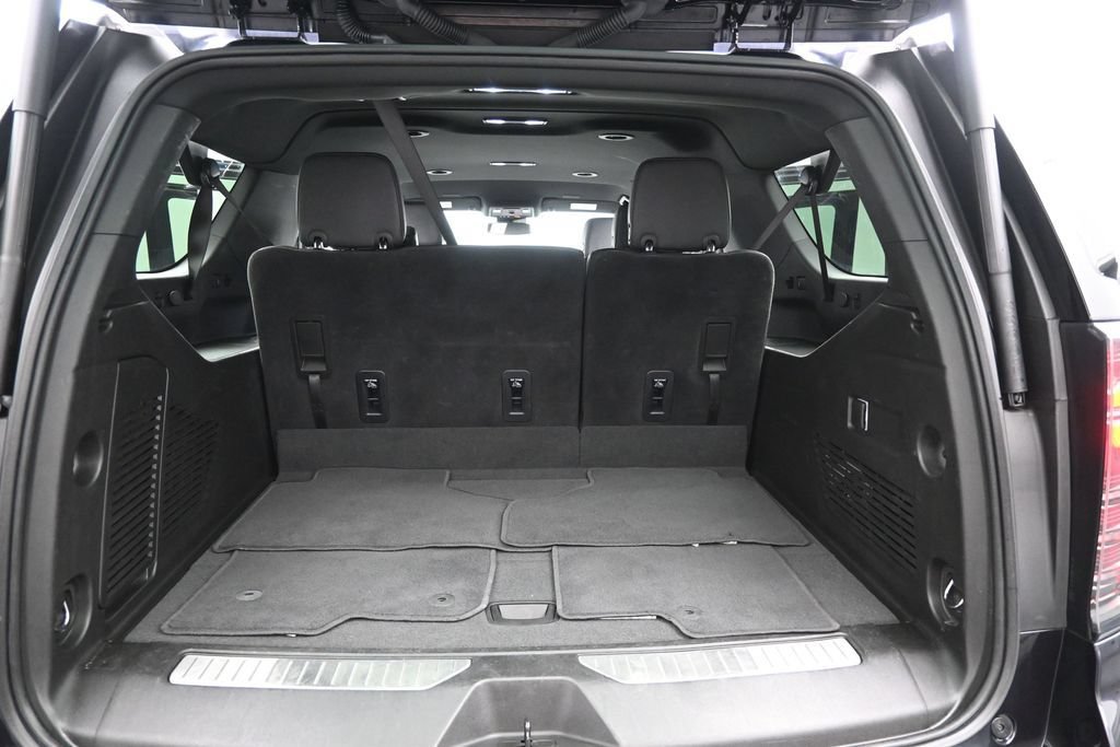 Used 2025 Chevrolet Suburban Z71 AWD/4WD image 11