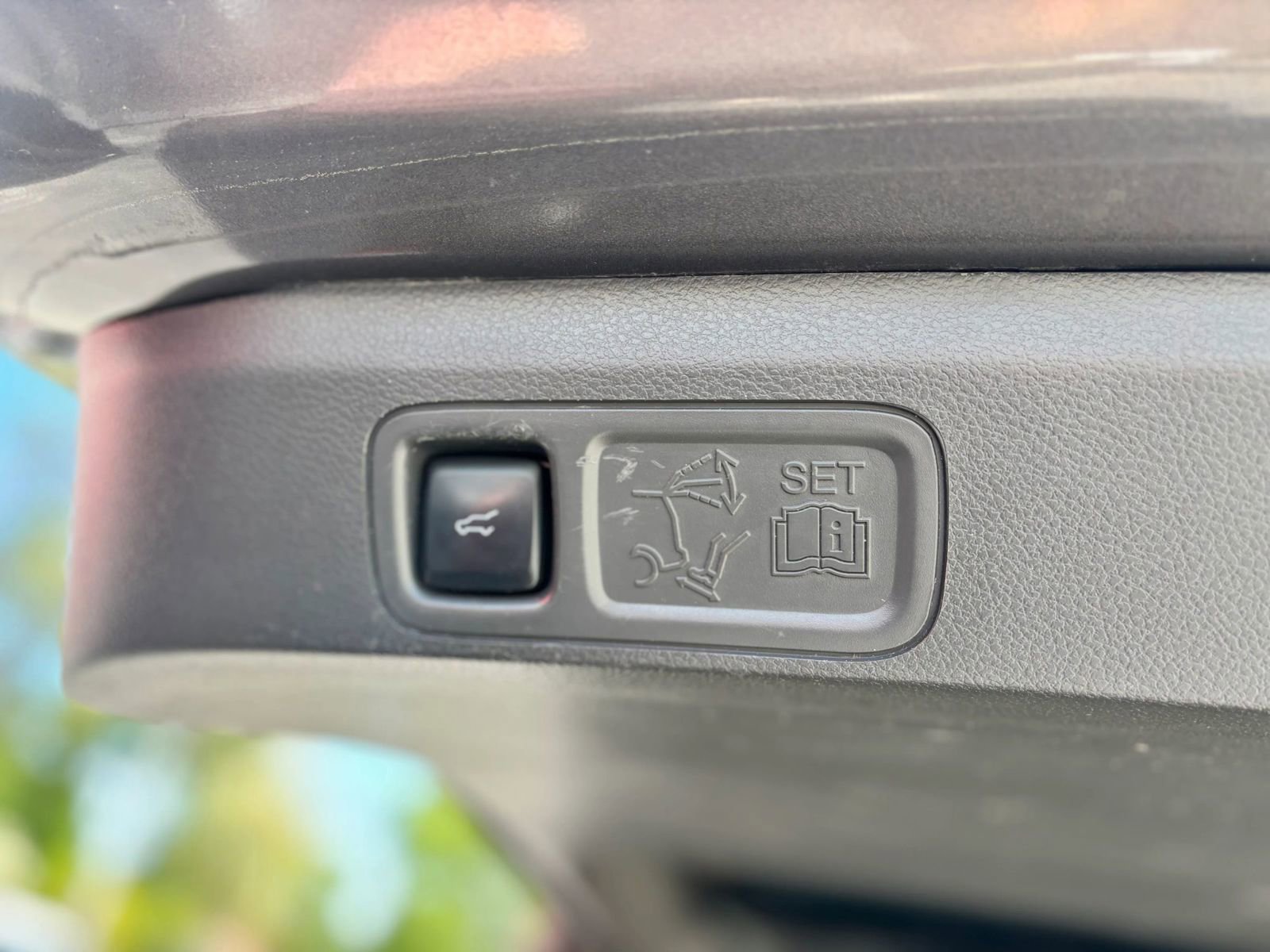 Used 2019 Ford Expedition Max Limited image 18