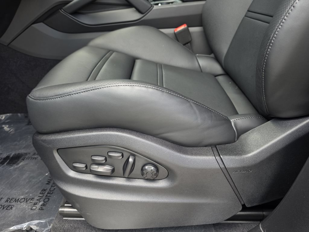 Certified 2026 Porsche Cayenne S AWD/4WD image 17