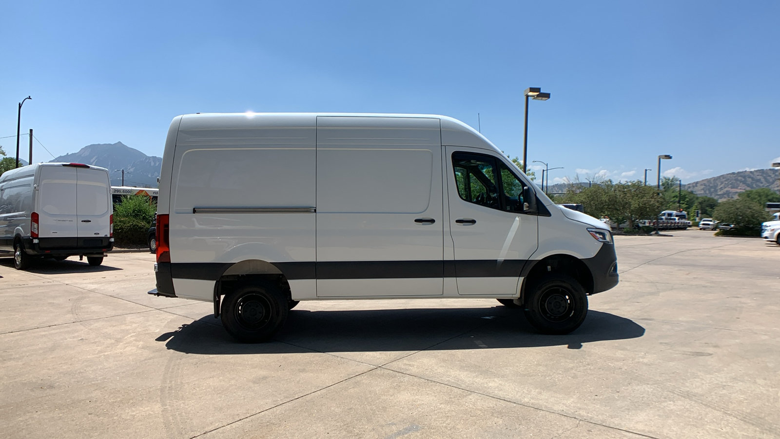 Used 2025 Mercedes-Benz Sprinter 2500 image 6