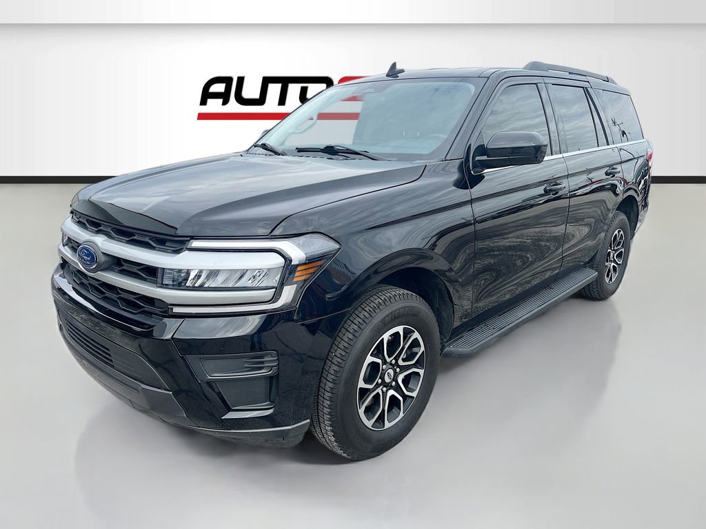 Used 2023 Ford Expedition XLT RWD image 3