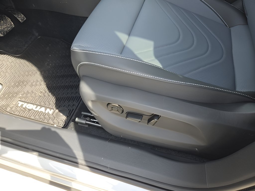New 2026 Volkswagen Tiguan SE AWD/4WD image 15