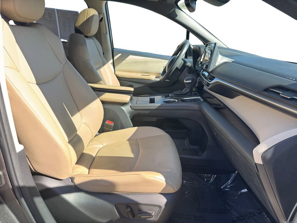 Certified 2023 Toyota Sienna XLE w/ XLE Plus Package image 32