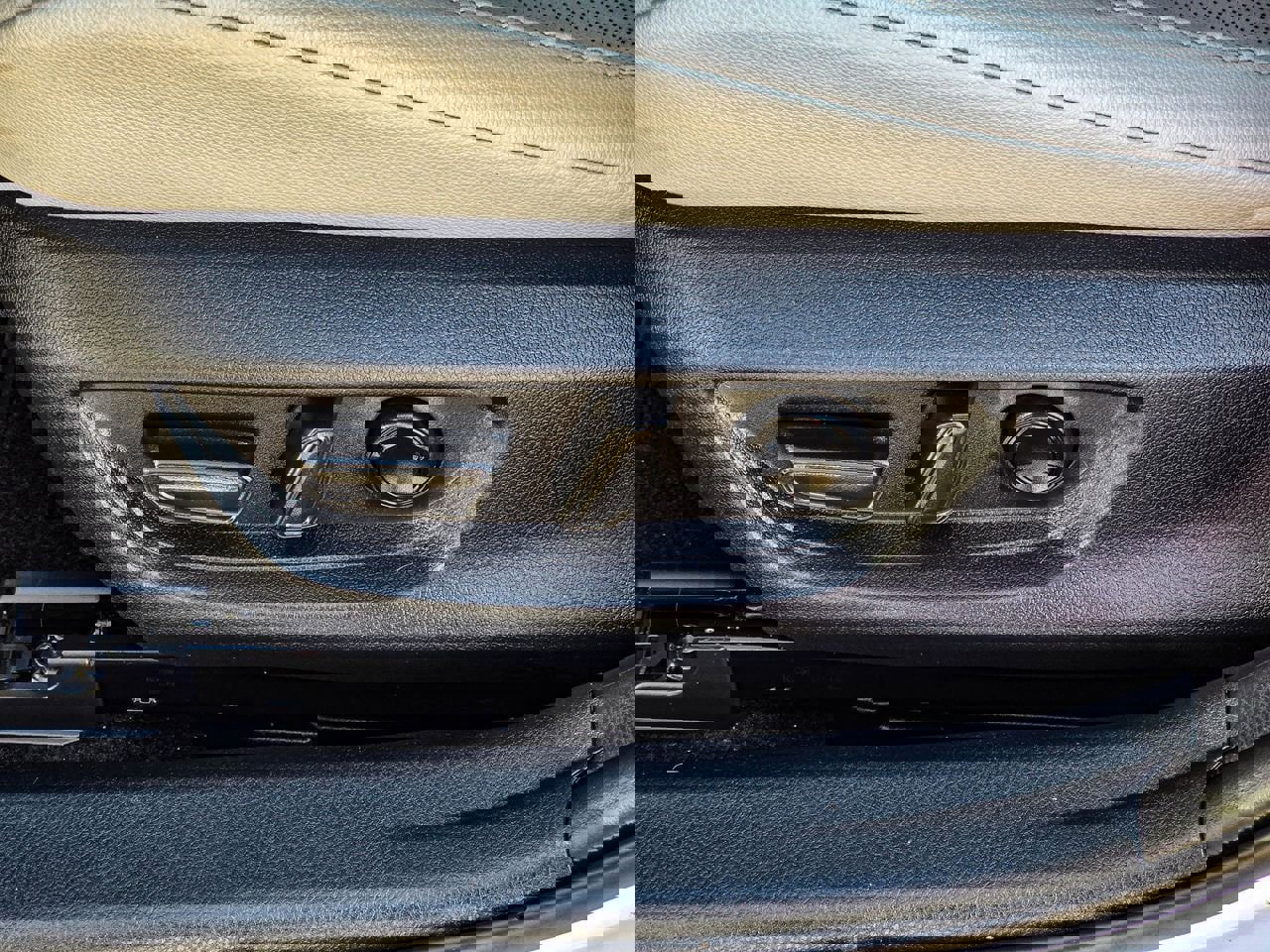 Used 2025 Toyota Camry XLE w/ Premium Plus Package image 16