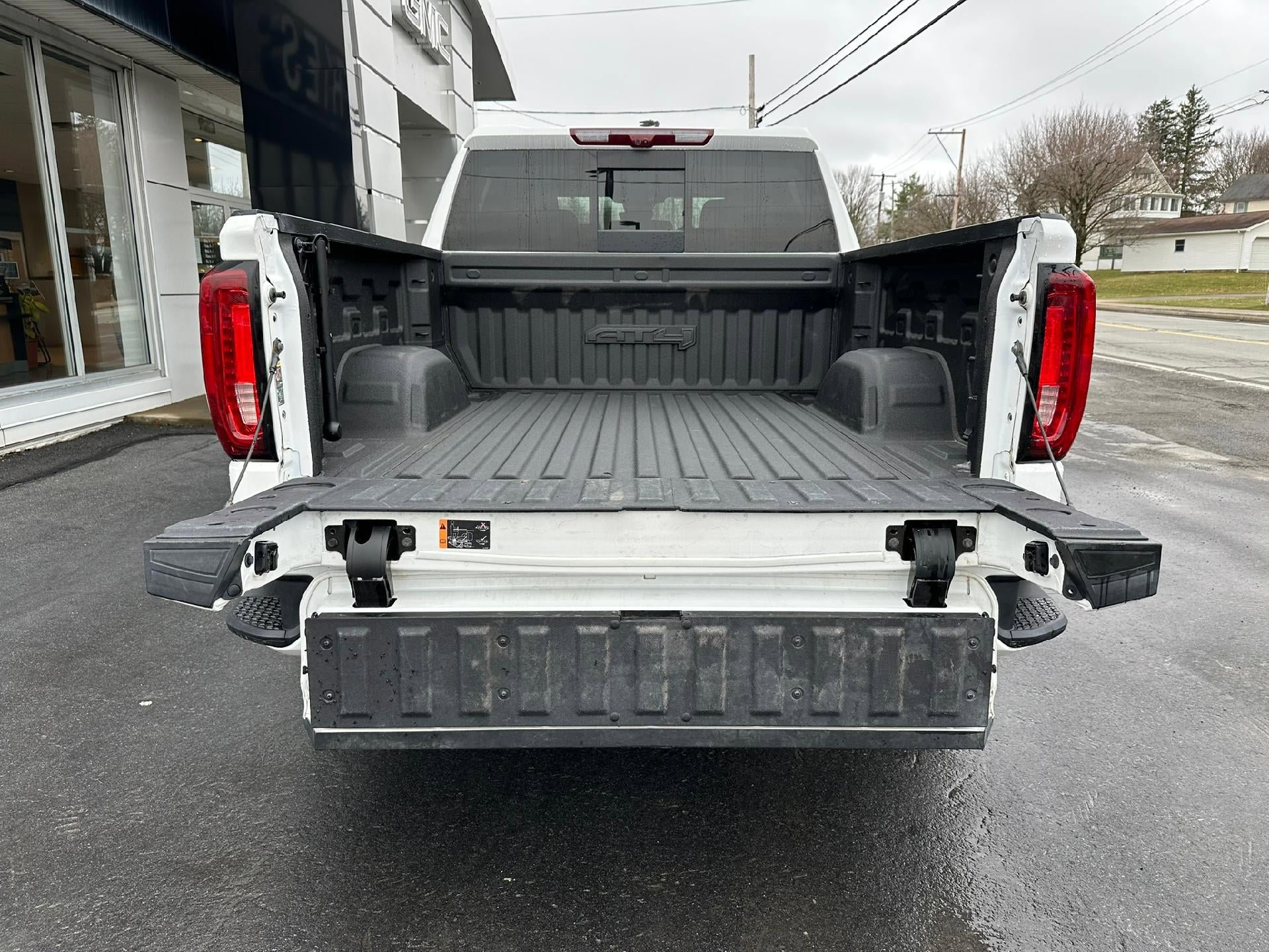 Certified 2023 GMC Sierra 1500 AT4 w/ AT4 Premium Package AWD/4WD image 11