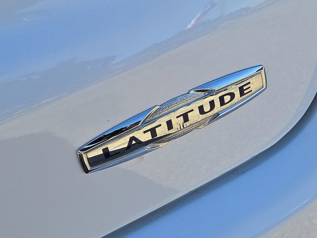 Used 2023 Jeep Compass Limited image 14