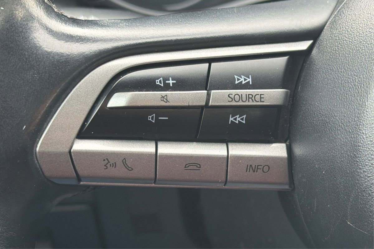 Used 2021 MAZDA MAZDA3 s image 32