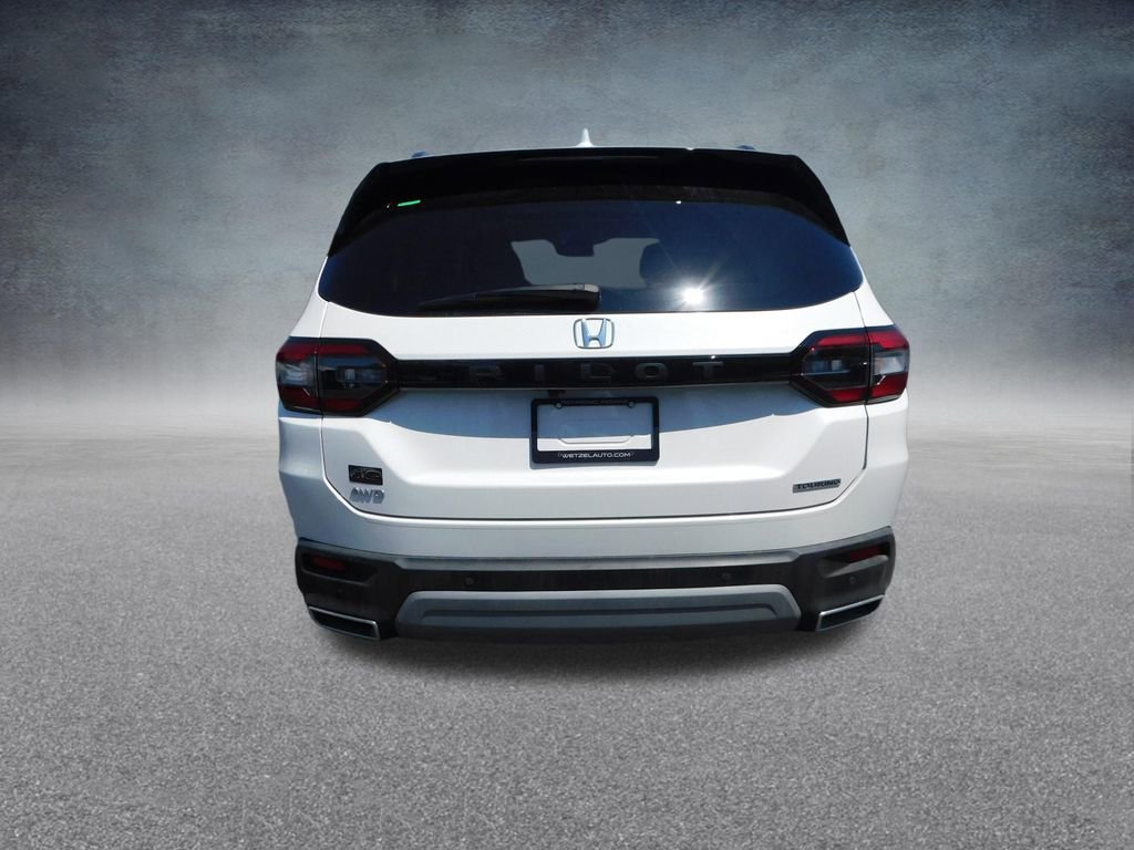 Used 2025 Honda Pilot Touring image 4