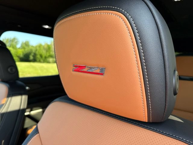 New 2027 Chevrolet Traverse Z71 w/ LPO, Floor Liner Package AWD/4WD image 17