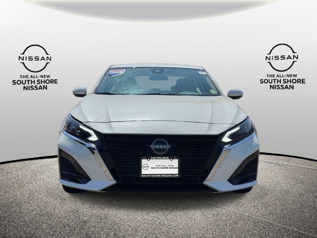 Certified 2025 Nissan Altima 2.5 SL FWD image 2