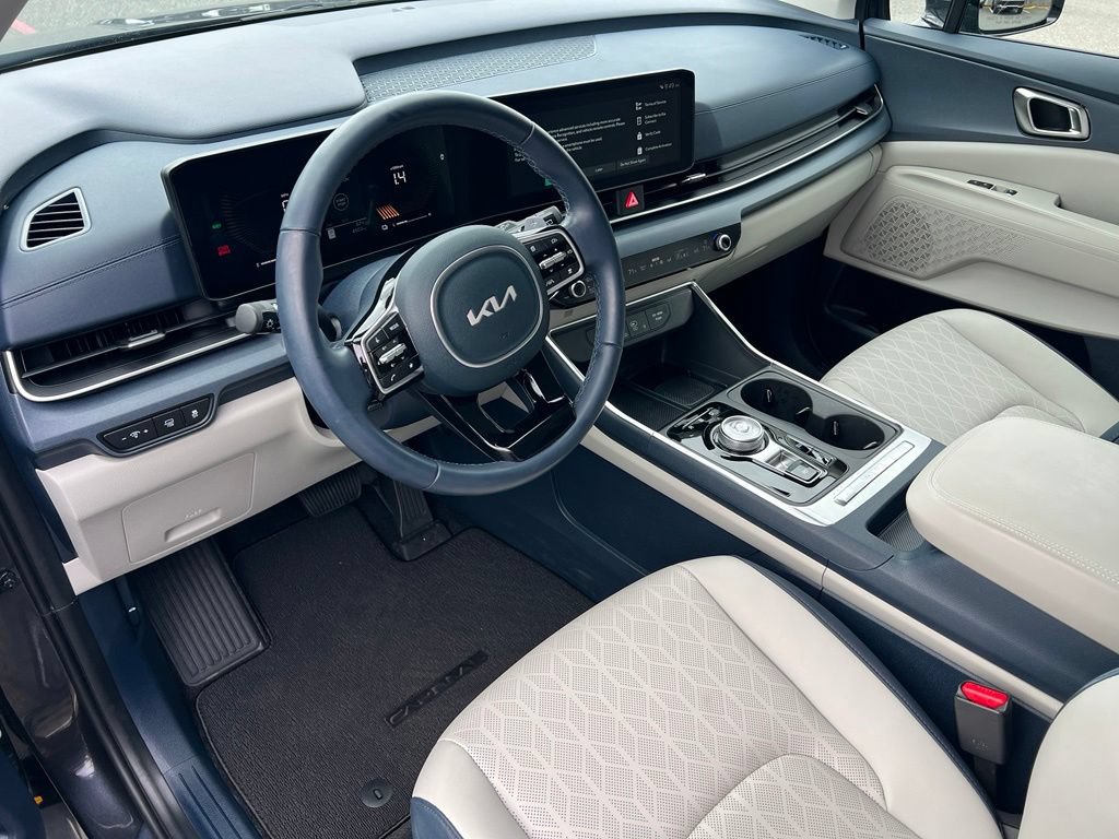 Used 2026 Kia Carnival EX FWD image 14