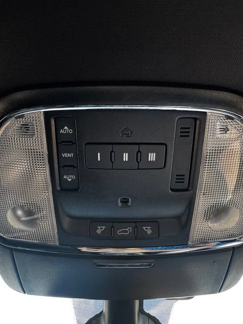 Used 2021 Jeep Grand Cherokee Limited w/ Premium Lighting Group AWD/4WD image 21
