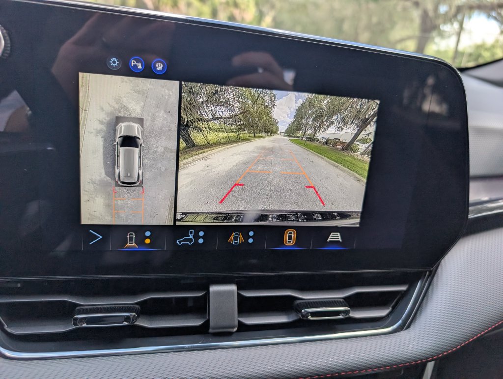 New 2027 Chevrolet Equinox RS w/ Safety and Technology Package FWD image 31